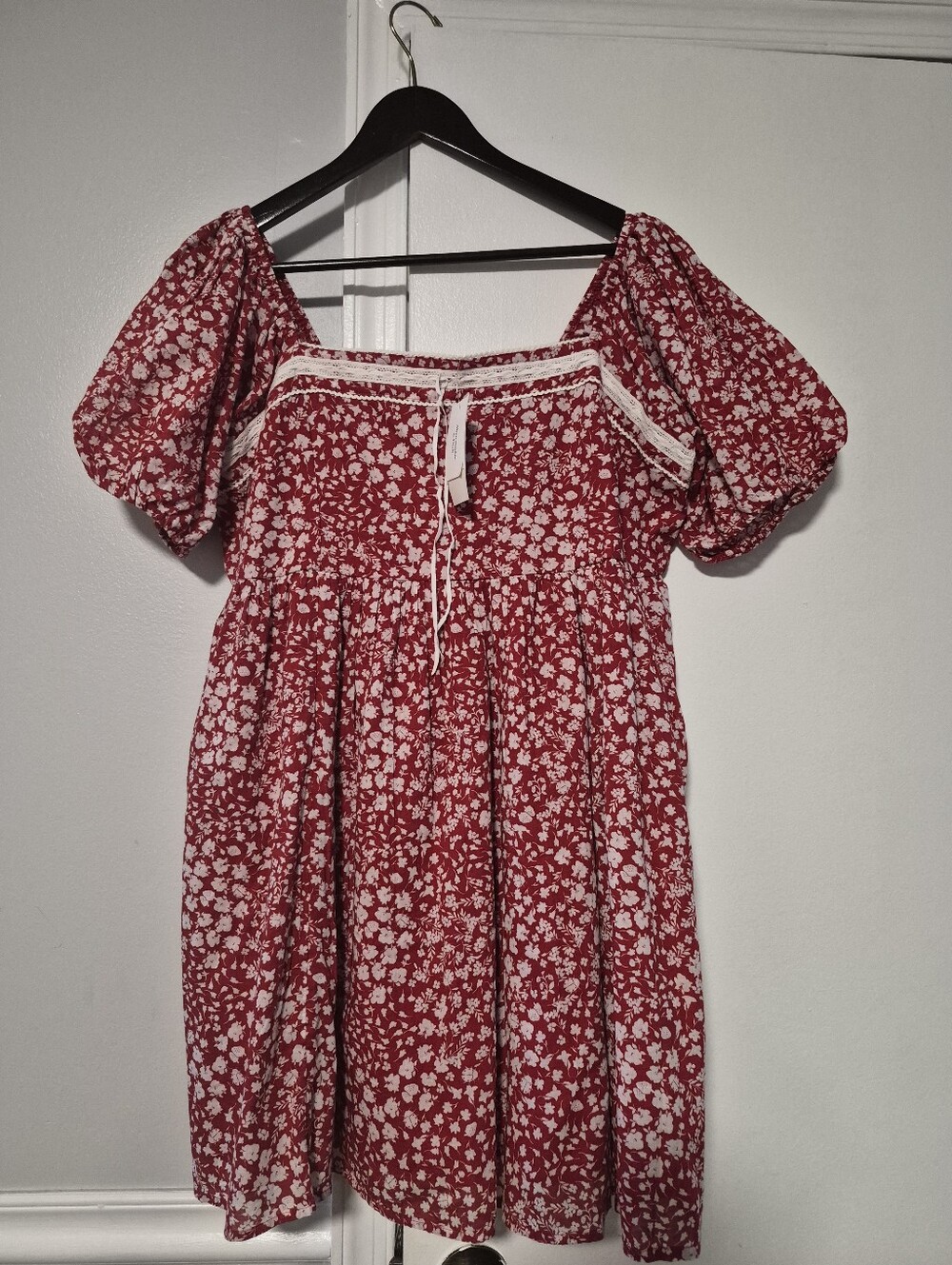 Abercrombie & Fitch Red Floral Puff-Sleeve Mini Dress